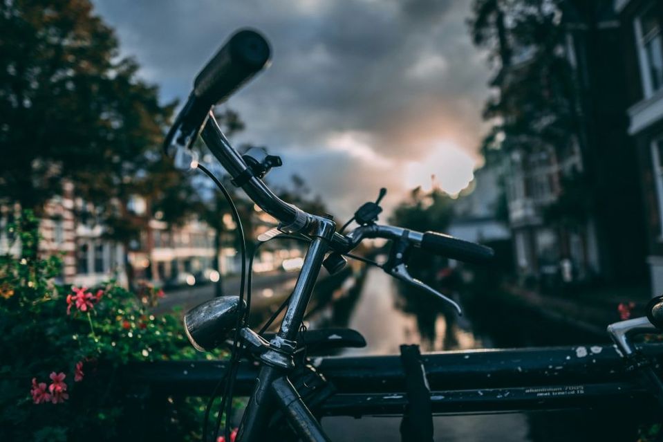 liam-read-uKUwl773uEw-unsplash.jpg