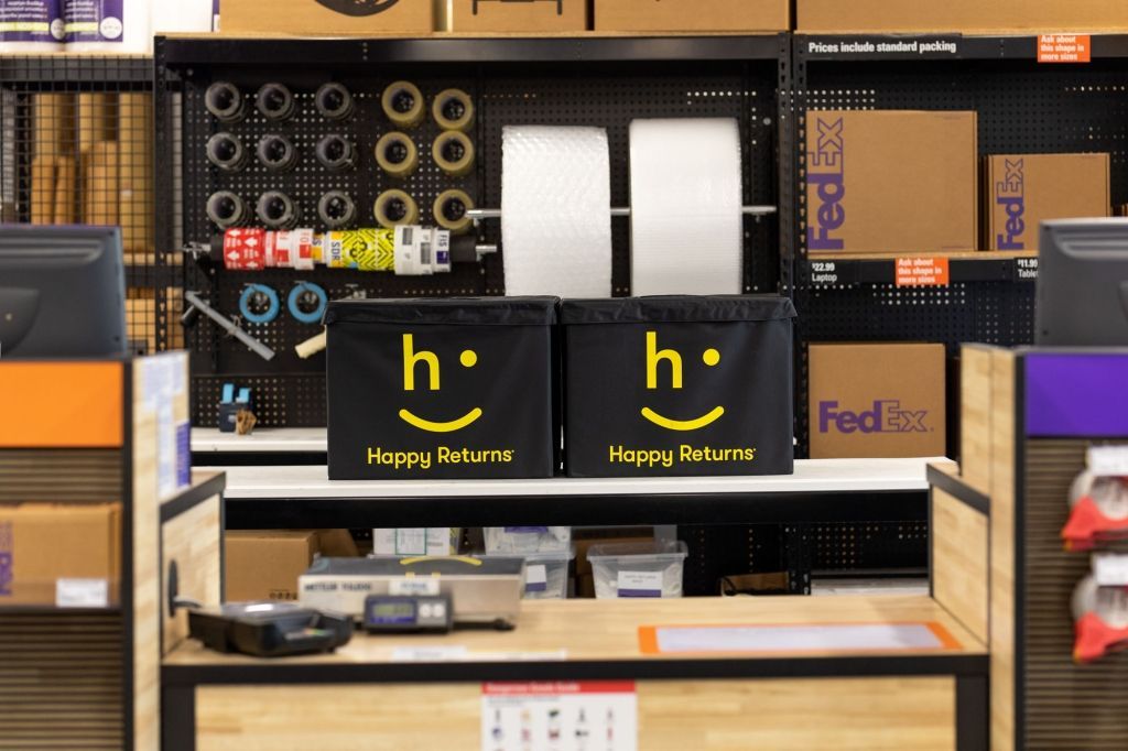 Happy Returns reusable boxes at FedEx Office_1.jpg