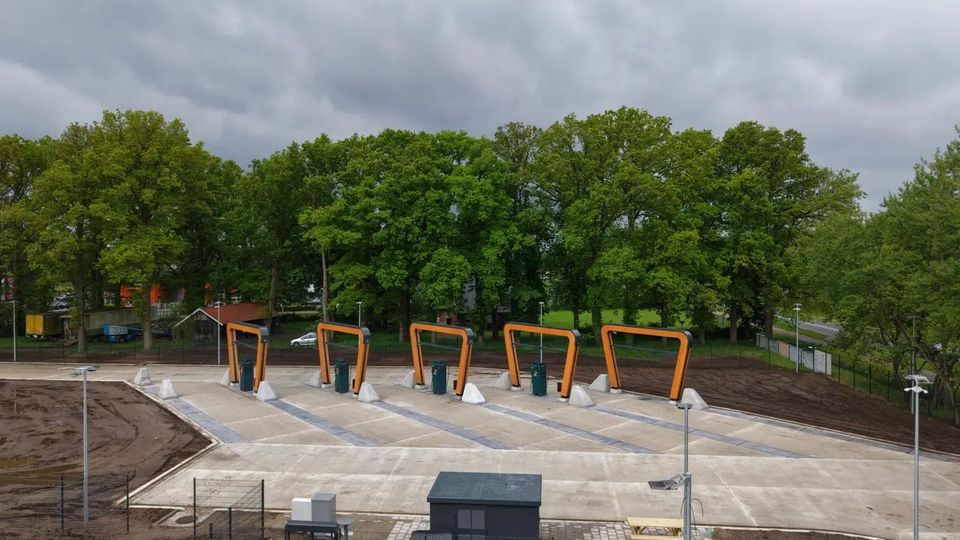 Milence_charging_hub_Deurningen_Hengelo_1_1536x864_bc68d51916-(1)