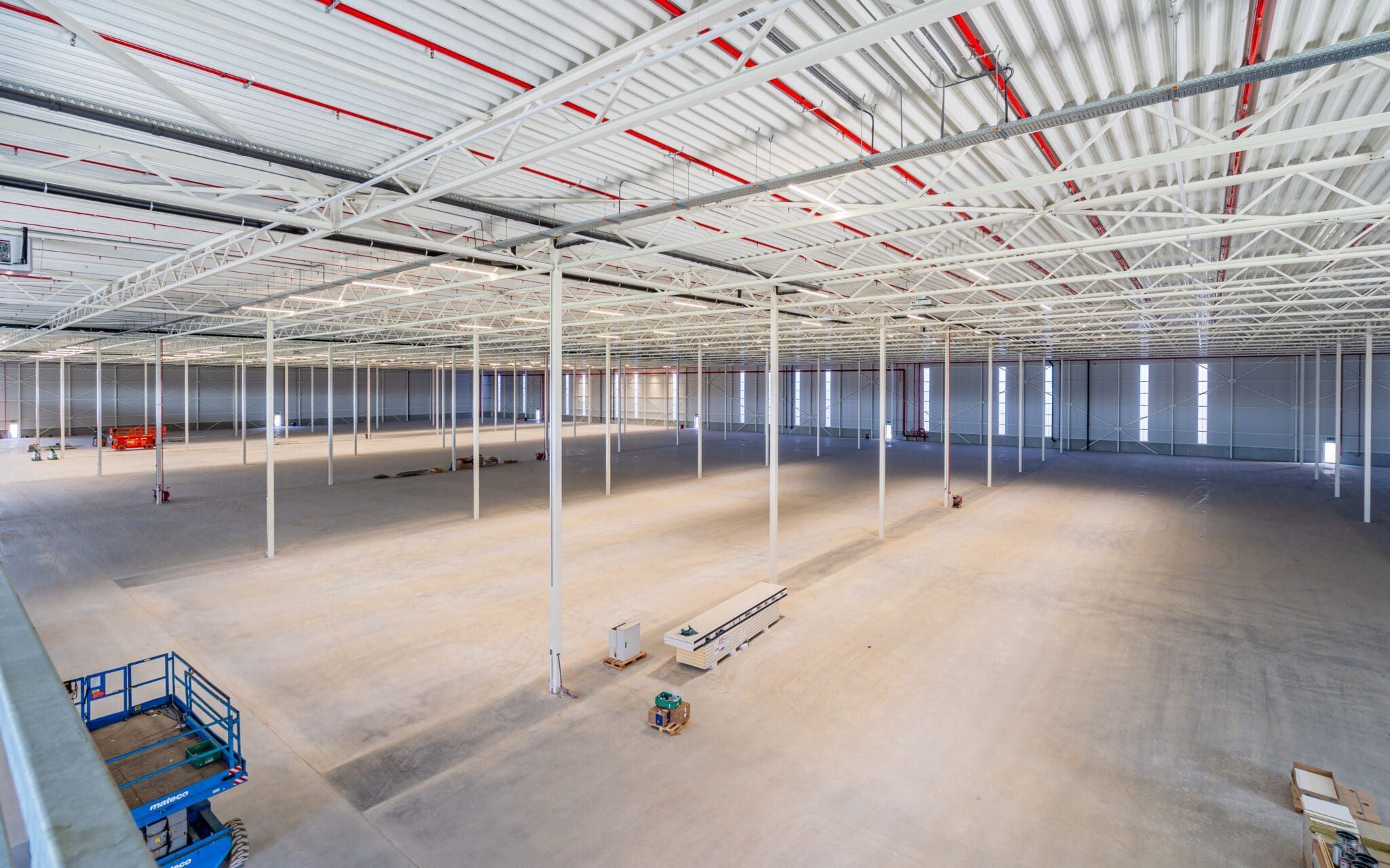 Overzicht leeg warehouse distributiecentrum Logicor Venray