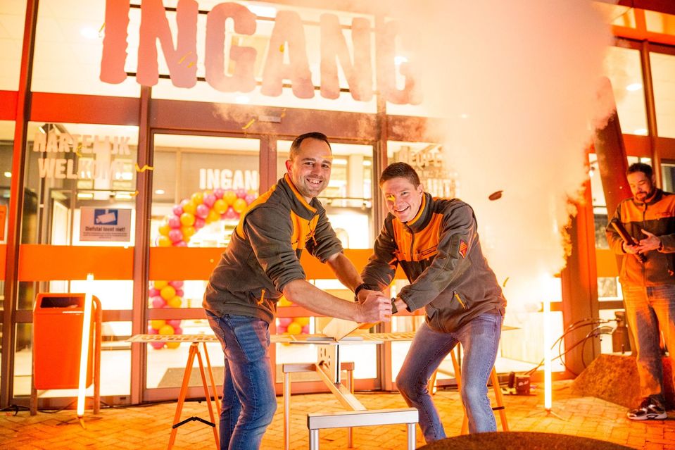 HORNBACH Vloeren Kim Ronnes Manager Vloeren en Vestigingsmanager Niels van Essen 1