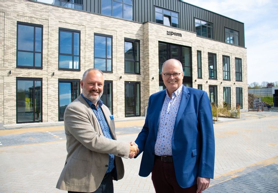 Perez Pijnenburg (Intermix) en Ron van den Bosch (EZ-base)(2).jpg