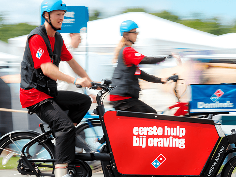 Merkactivatie Dominoes op Lowlands