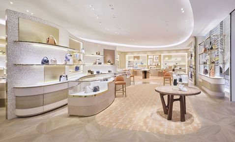 Zo landt Louis Vuitton op Schiphol