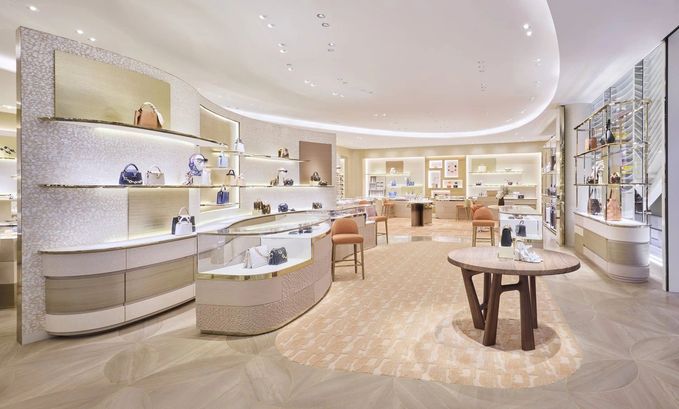 Zo landt Louis Vuitton op Schiphol