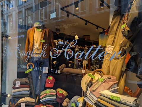 Tweed en tijdloosheid: 90 jaar The English Hatter