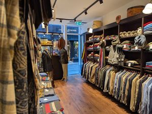 The English Hatter zet groei voort met overname en winkelopeningen