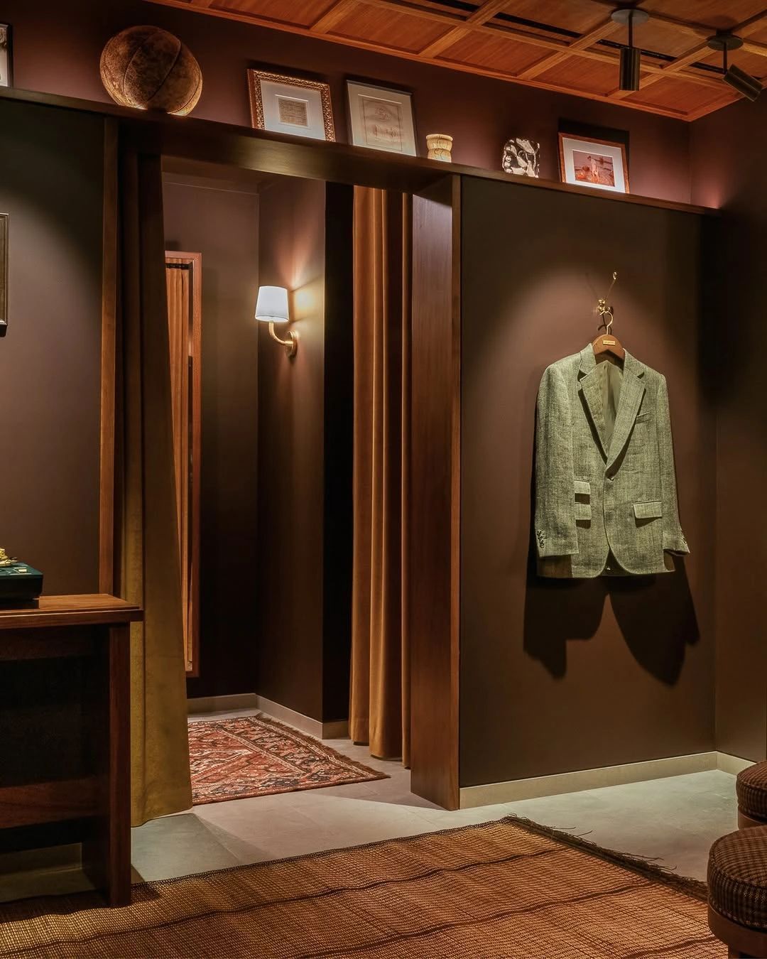 Aim&eacute; Leon Dore paskamer