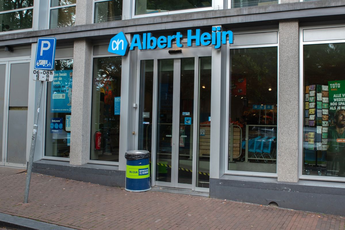 Albert Heijn doet aangifte na vastlijmen sloten 40 winkels