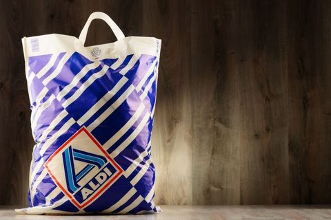 Aldi voor rechter gedaagd om koekverpakkingen