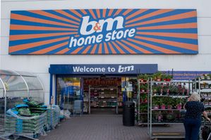 Tjeerd Jegen haalt bezem door directie B&M