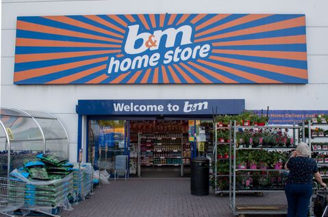 Tjeerd Jegen haalt bezem door directie B&M