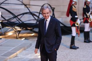 'Oprichter LVMH wil langer in functie blijven als bestuursvoorzitter'