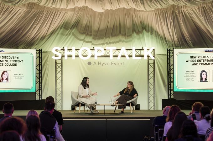 De nieuwe customer journey: van TikTok-livestream tot Reddit-community