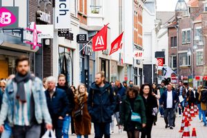 Consumptiegroei huishoudens zwakt af in juli