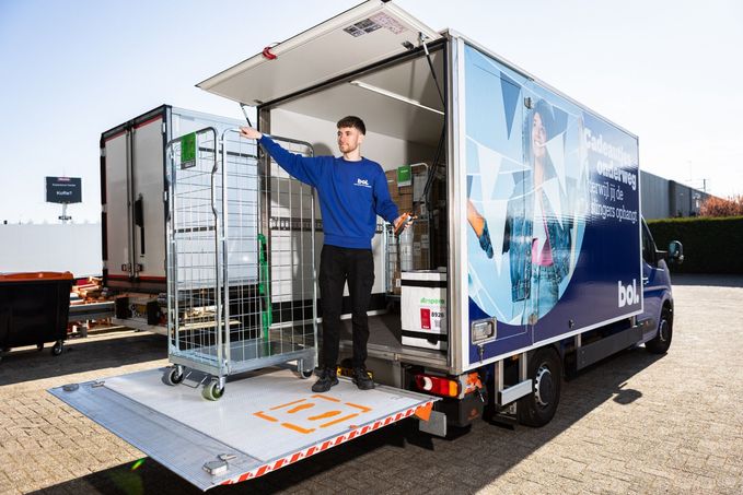 RetailTech: Bol laat AI puzzelen met pakketruimte in de bus