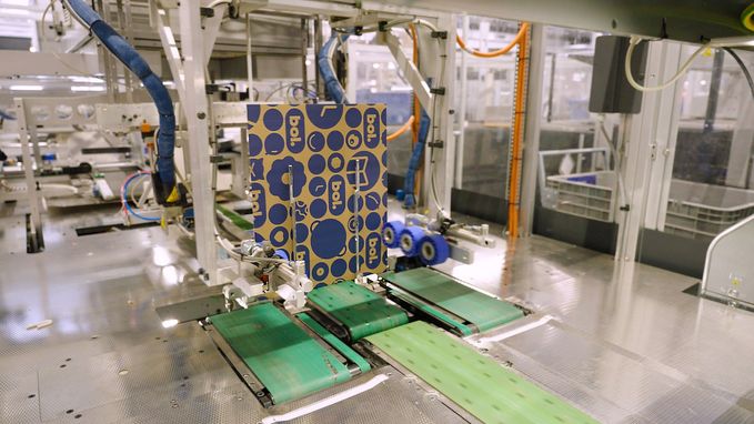 Sustainable Retail: Bol bespaart karton, lijm en uitstoot met vernieuwde inpakmachines