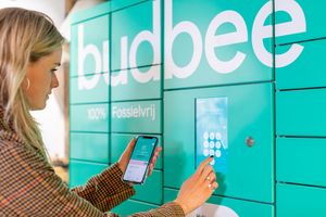 Vinted gaat samenwerken met Budbee in Nederland