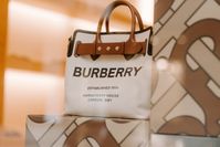 Frasers vergroot belang in Burberry opnieuw
