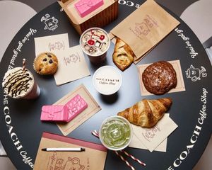 Video: Waarom koffiebars onderdeel van de winkelvloer worden