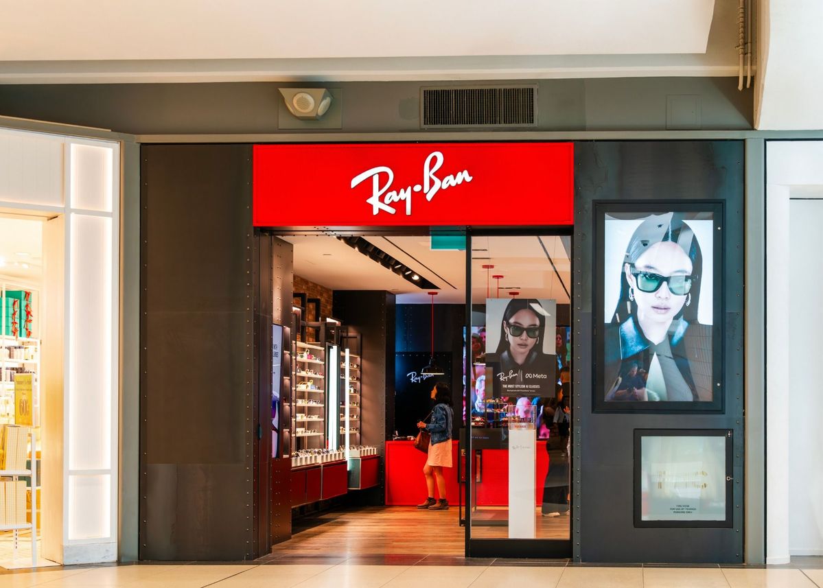EssilorLuxottica groeit dankzij winkels en wearables
