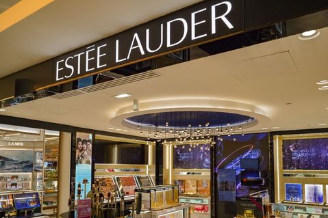 Estée Lauder terug in de winst, parfum groeit het hardst