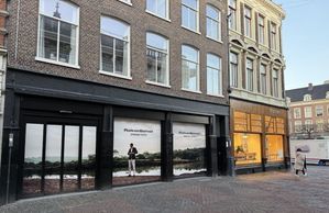 Floris van Bommel opent tiende brandstore