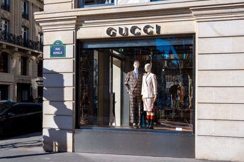 Kering snoeit in winkels en zoekt groei buiten Gucci
