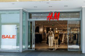 H&M Group boekt iets meer omzet met minder winkels