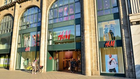 Matig kwartaal voor H&M Group: omzet en winst dalen