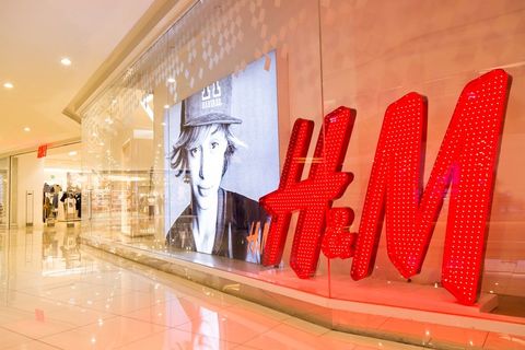 Kledingfabrieken H&M in Bangladesh weer open