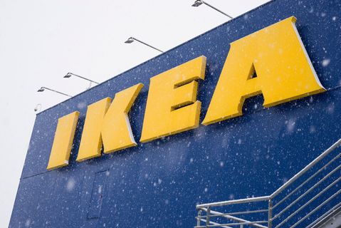 IKEA sluit 3 vestigingen vanwege sneeuw op daken; Picnic hervat bezorgingen