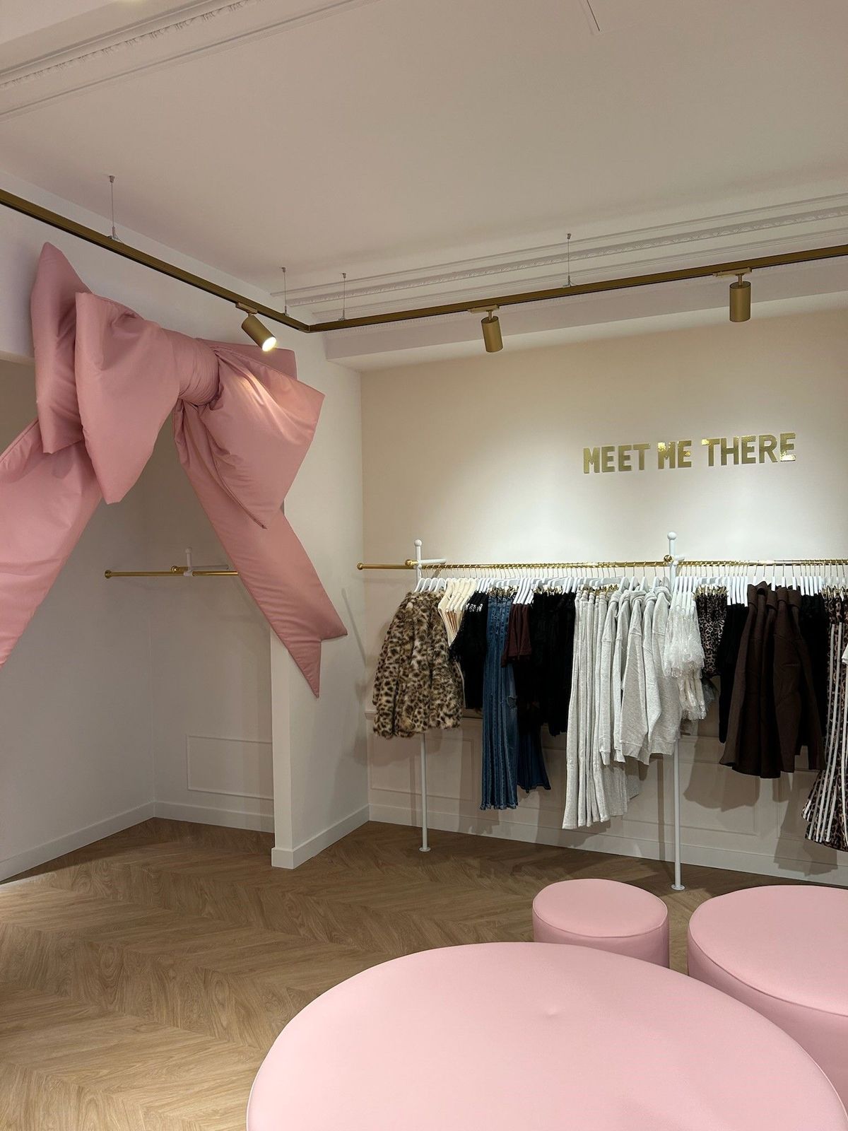 Kledingmerk Meet Me There kiest Bulsink als partner voor winkelrealisatie