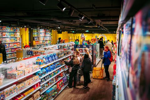 Intertoys neemt Lobbes en Thimble Toys over