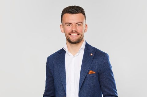 Ziengs-formulemanager verruilt retail voor betaald voetbal