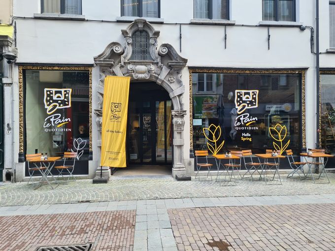 Hoe AI de merkidentiteit bewaakt bij franchiseformules