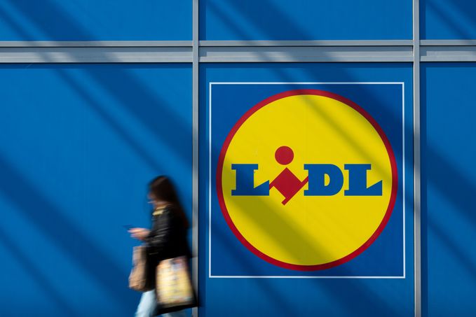 Lidl UK lokt klanten weg bij de concurrentie, Lidl Nederland niet