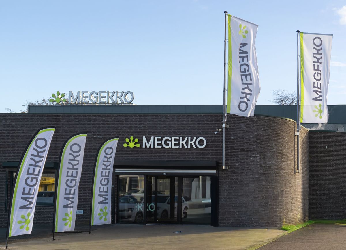 Megekko neemt webshops Paradigit en Campusshop over