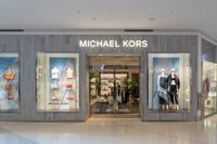 Moederbedrijf Michael Kors boekt meer winst, Jimmy Choo groeit met dubbele cijfers
