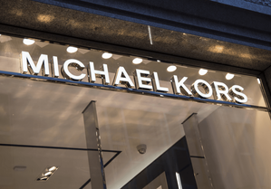 Moederbedrijf Michael Kors blijft kwakkelen