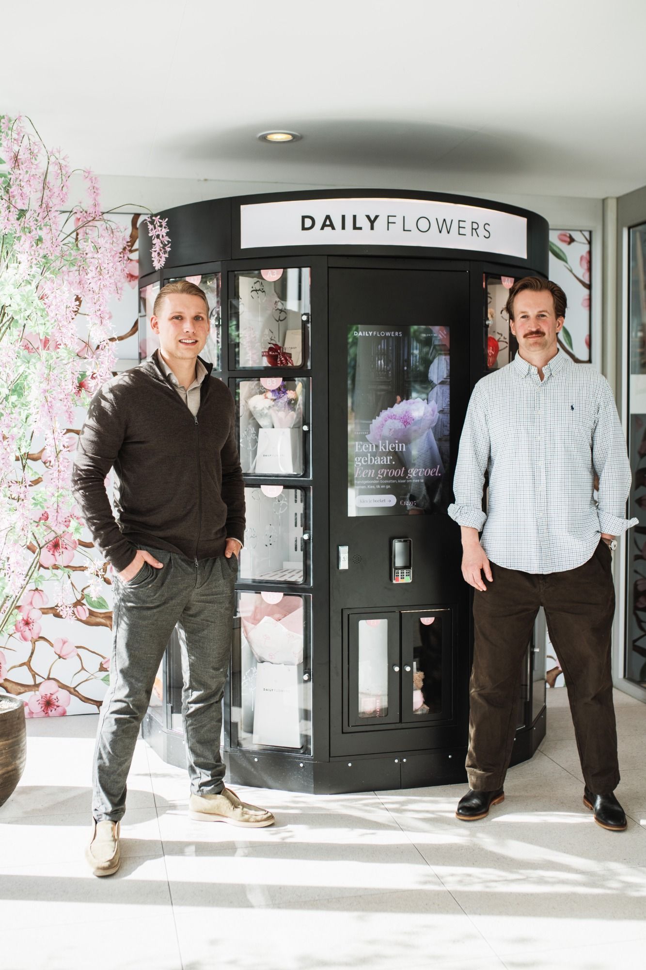 &copy;Michelle_Piergoelam-MolliecaseDailyFlowerAutomat-31