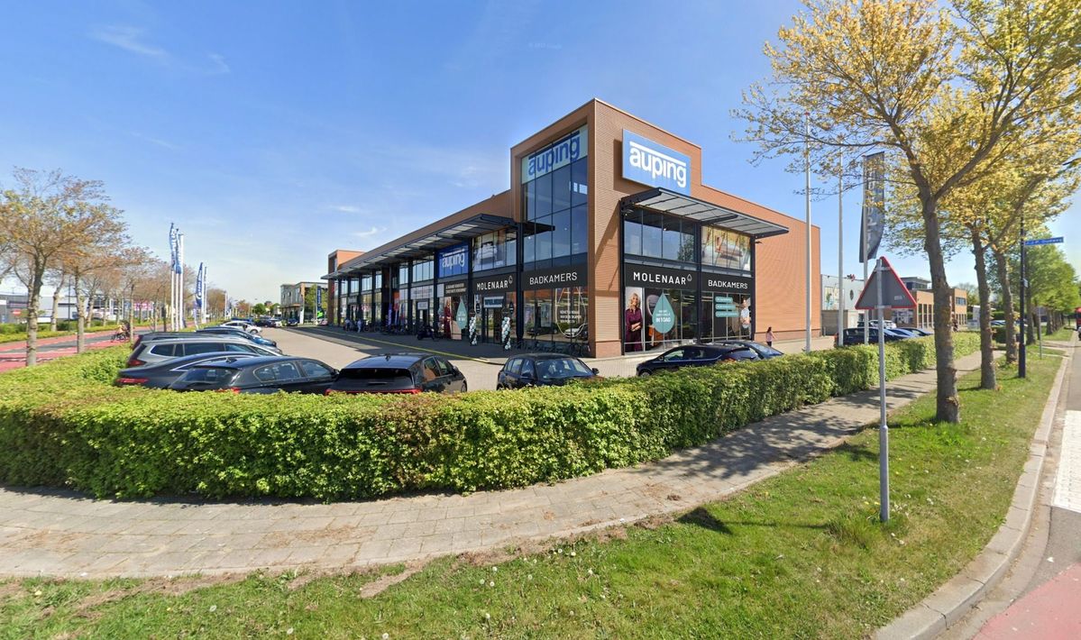 Molenaar Badkamers opent grootste showroom tot nu toe