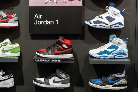 Nike ziet winst met een derde teruglopen
