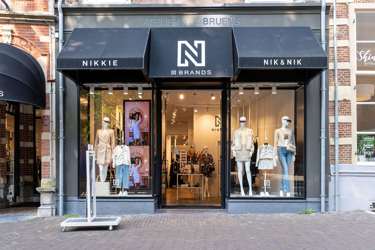 Modebedrijf Nikkie Plessen ziet omzet teruglopen en lijdt verlies