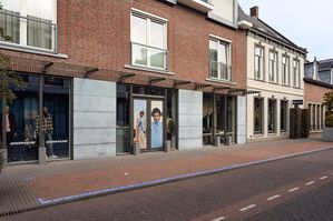 OFM neemt mannenmodewinkel Woodhouse over