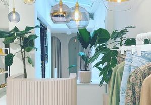 Amsterdams modemerk Ou breidt verder uit