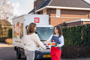 Picnic neemt voortaan pakketjes van PostNL mee