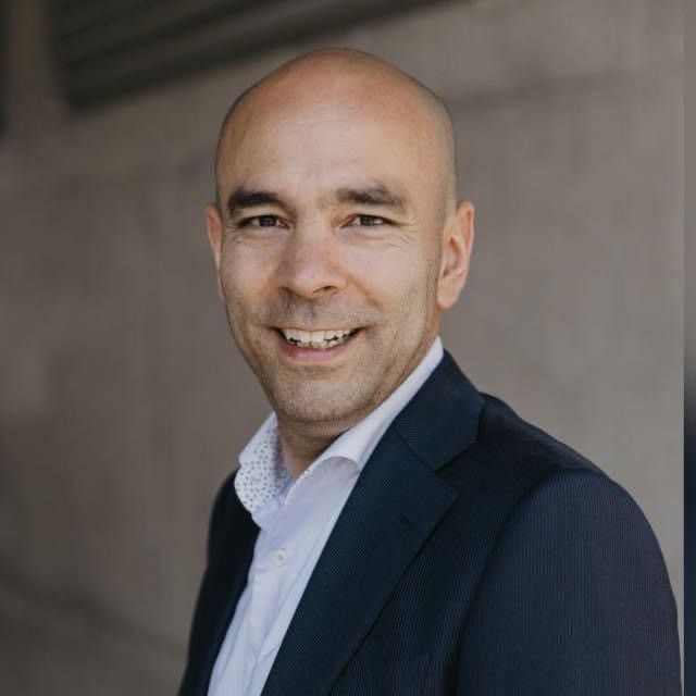 Portret Fabian Lindner (002) Bruna Travel