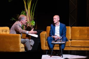 Video: 'Plus moet meer omzet uit bestaande winkels halen'