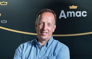Amac-oprichter Ed Bindels draagt dagelijkse leiding over